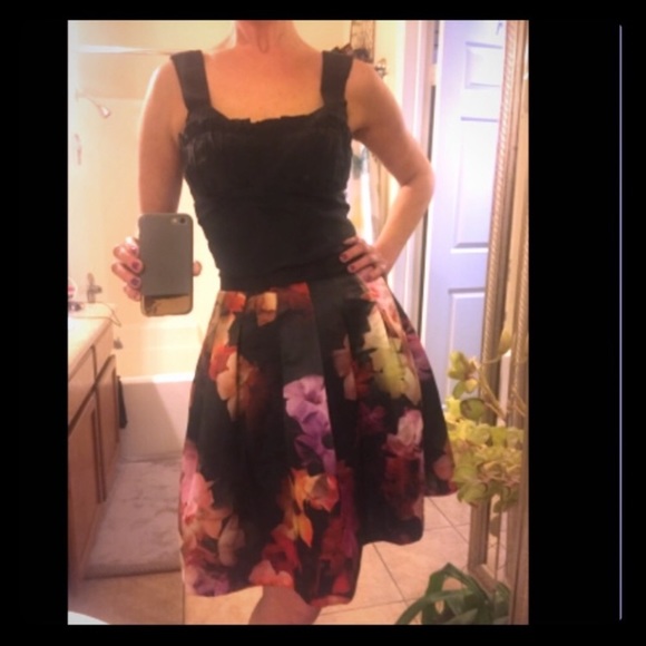 SOLD💜Ted Baker Beautiful Floral Midi Skirt - Picture 6 of 6